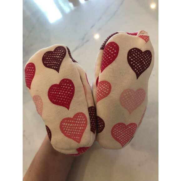 Cacharel Pink Heart Cotton Baby Slippers - Picture 5 of 8